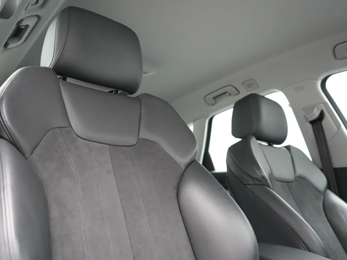 50 TFSI e Quattro S Line PHEV 300pk Dealer O.H. | Trekhaak Af Fabriek | Luchtvering | Alcantara Sportstoelen Verwarmd | Cruise Control | Navigatie Plus | DAB | LED Koplampen | 18"L.M | Plug 