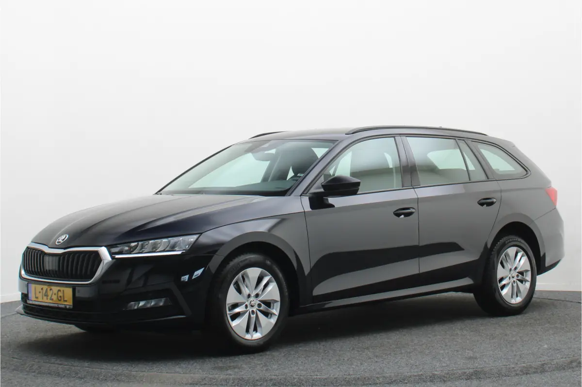 1.0 e-TSI DSG Business Edition Virtual Cockpit, Cruise, Apple Carplay, Rijstrooksensor, LED, DAB, PDC, 16''