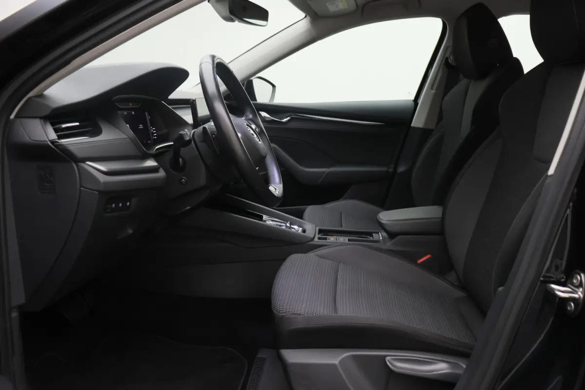 1.0 e-TSI DSG Business Edition Virtual Cockpit, Cruise, Apple Carplay, Rijstrooksensor, LED, DAB, PDC, 16''
