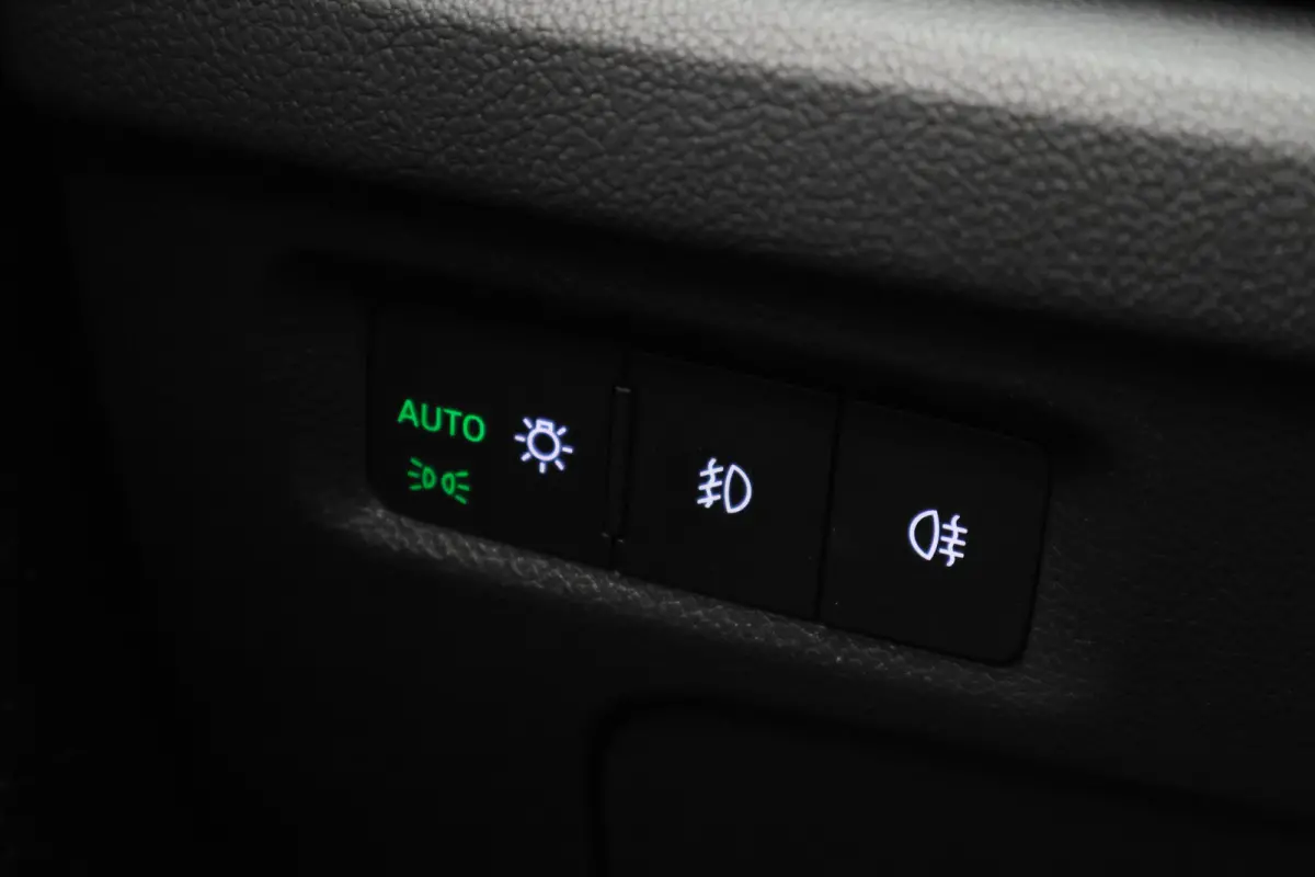 1.0 e-TSI DSG Business Edition Virtual Cockpit, Cruise, Apple Carplay, Rijstrooksensor, LED, DAB, PDC, 16''