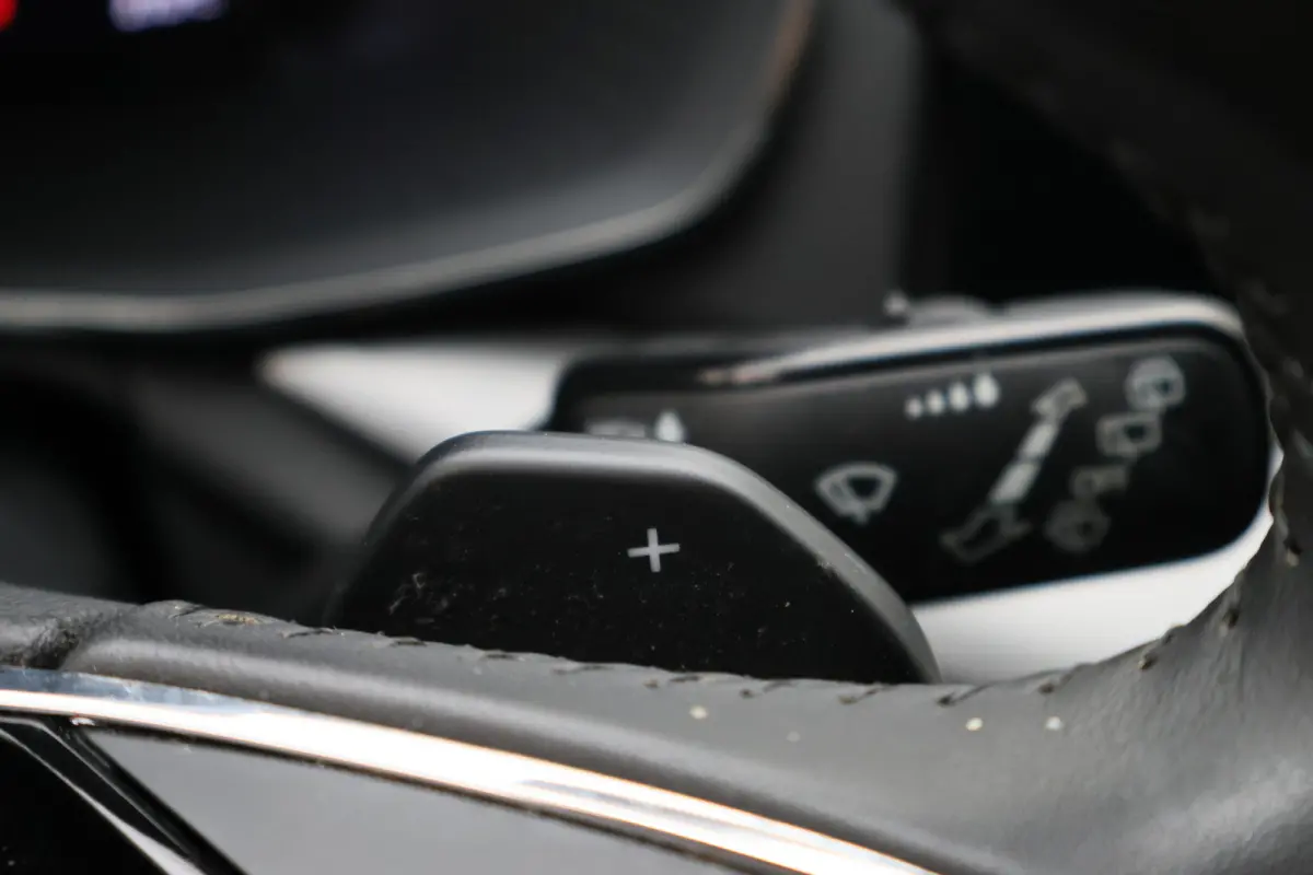 1.0 e-TSI DSG Business Edition Virtual Cockpit, Cruise, Apple Carplay, Rijstrooksensor, LED, DAB, PDC, 16''