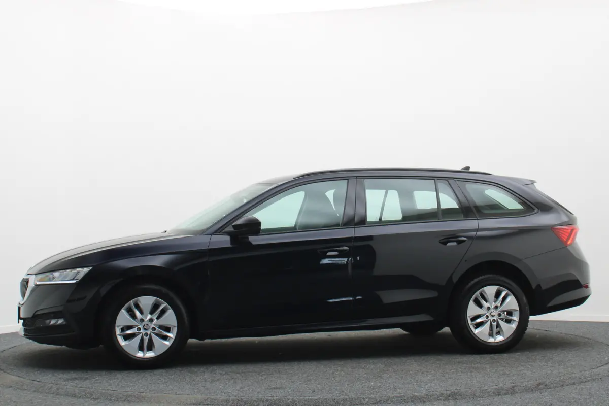 1.0 e-TSI DSG Business Edition Virtual Cockpit, Cruise, Apple Carplay, Rijstrooksensor, LED, DAB, PDC, 16''