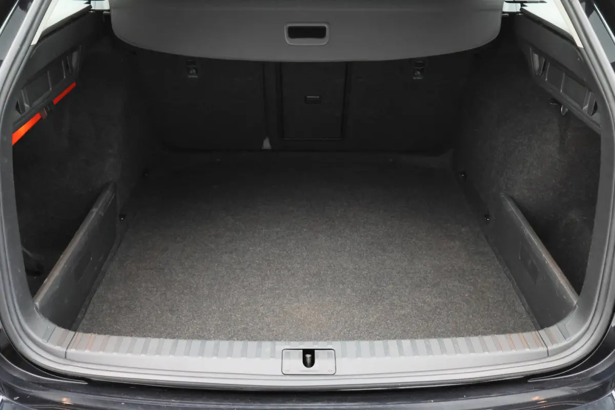1.0 e-TSI DSG Business Edition Virtual Cockpit, Cruise, Apple Carplay, Rijstrooksensor, LED, DAB, PDC, 16''