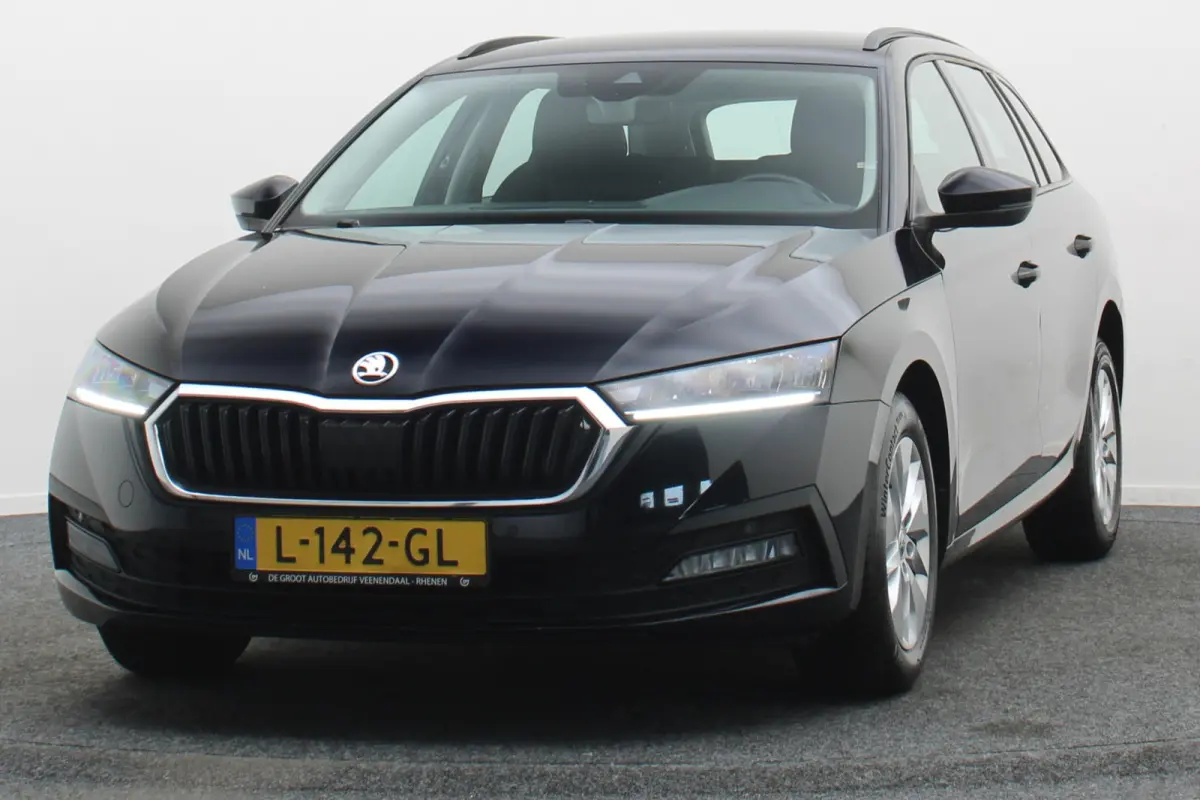 1.0 e-TSI DSG Business Edition Virtual Cockpit, Cruise, Apple Carplay, Rijstrooksensor, LED, DAB, PDC, 16''
