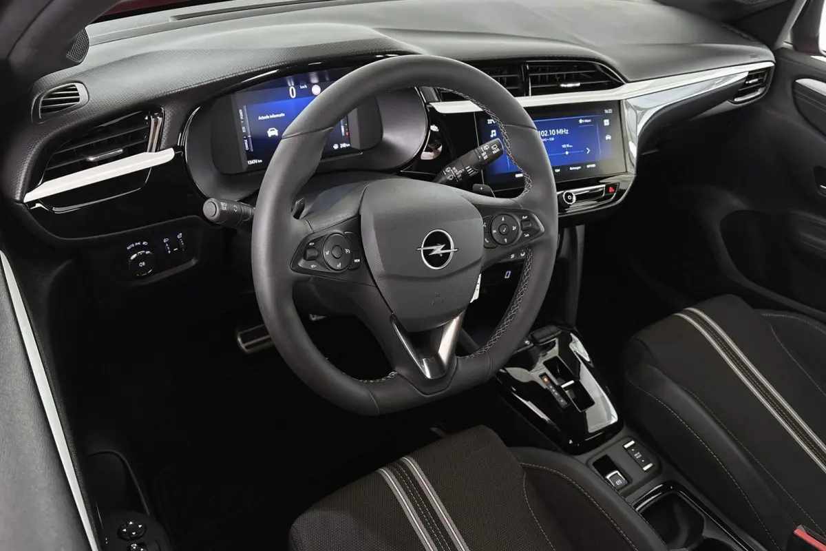 1.2 Turbo Hybrid GS Achteruitrijcamera 17" Apple CarPlay