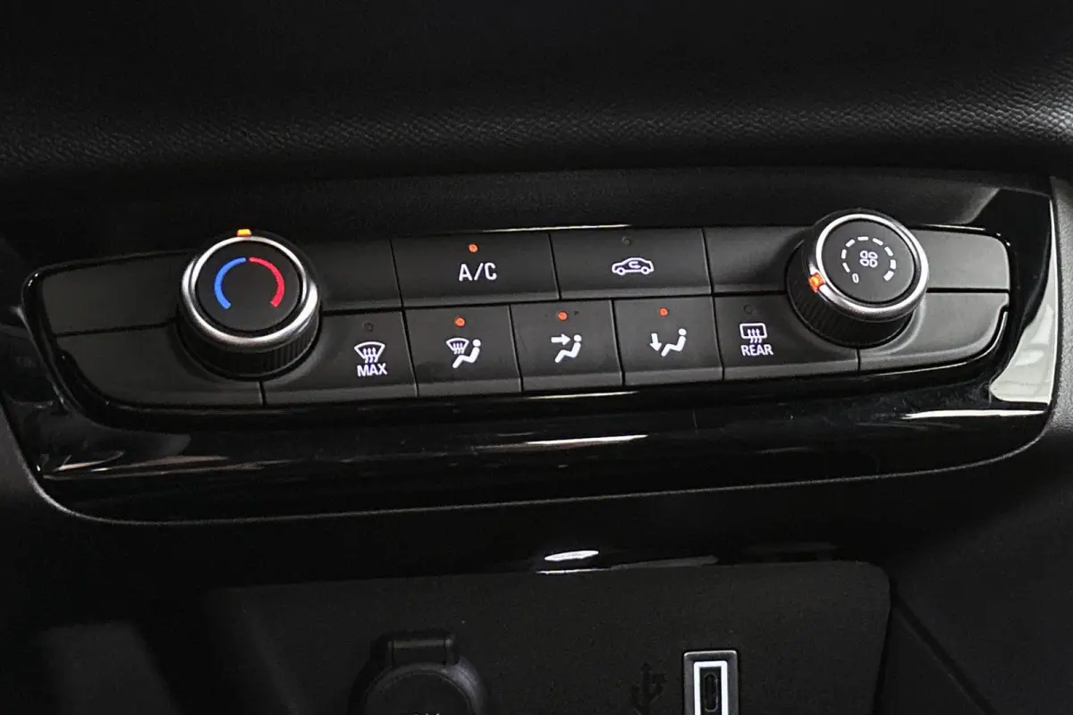 1.2 Turbo Hybrid GS Achteruitrijcamera 17" Apple CarPlay