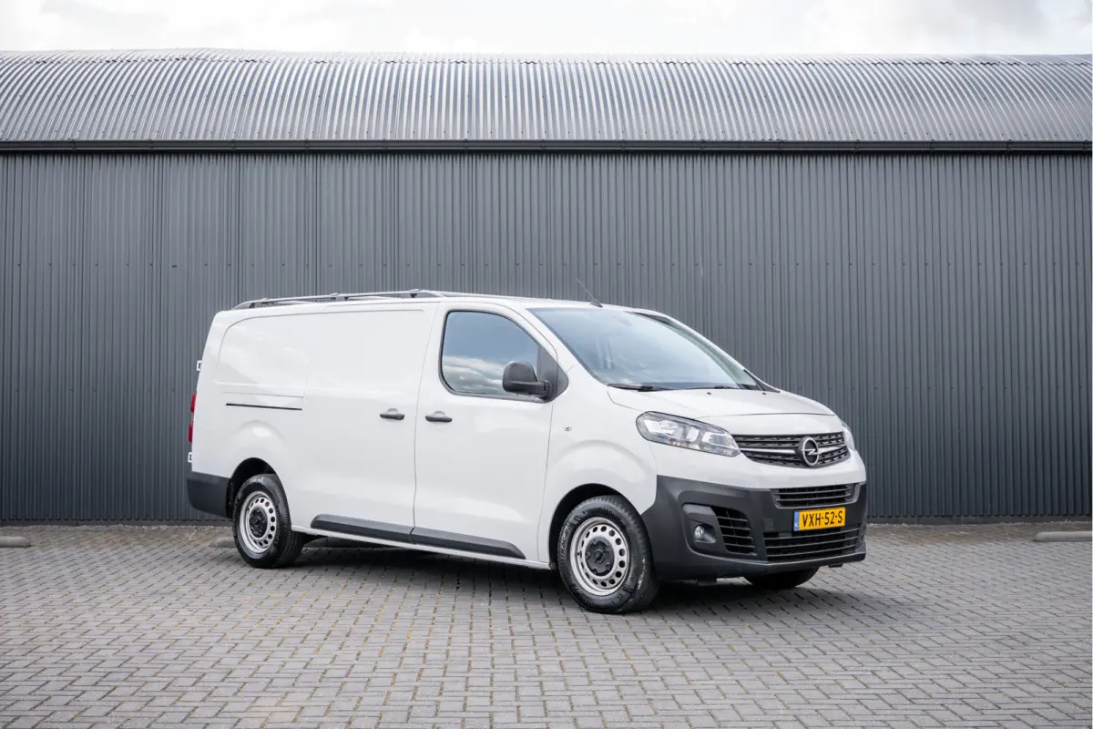 **1.5 | 3-Zits | 1e Eigenaar | Camera | Inrichting | Cruise | Airco | Trekhaak**