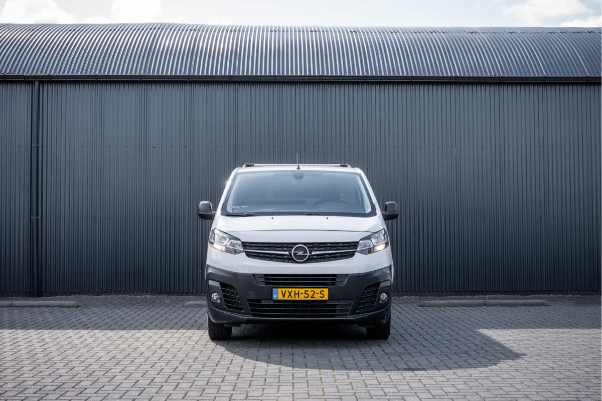 **1.5 | 3-Zits | 1e Eigenaar | Camera | Inrichting | Cruise | Airco | Trekhaak**