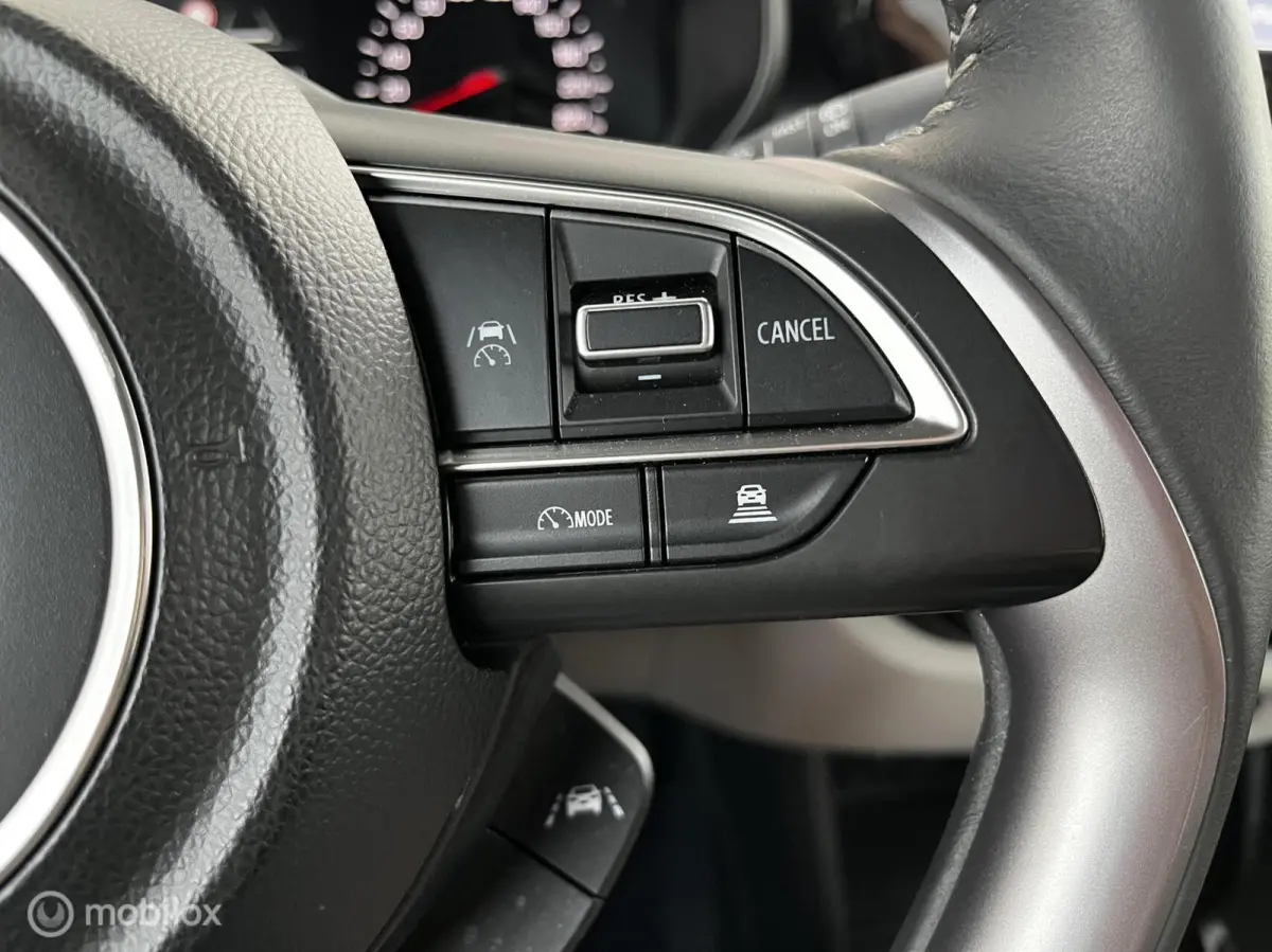 1.2i Smart Hybrid AUTOMAAT/NAVI/CAMERA