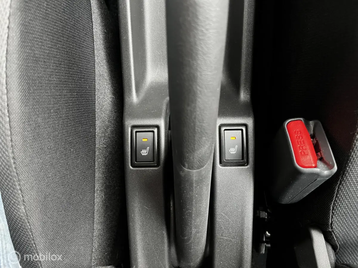 1.2i Smart Hybrid AUTOMAAT/NAVI/CAMERA