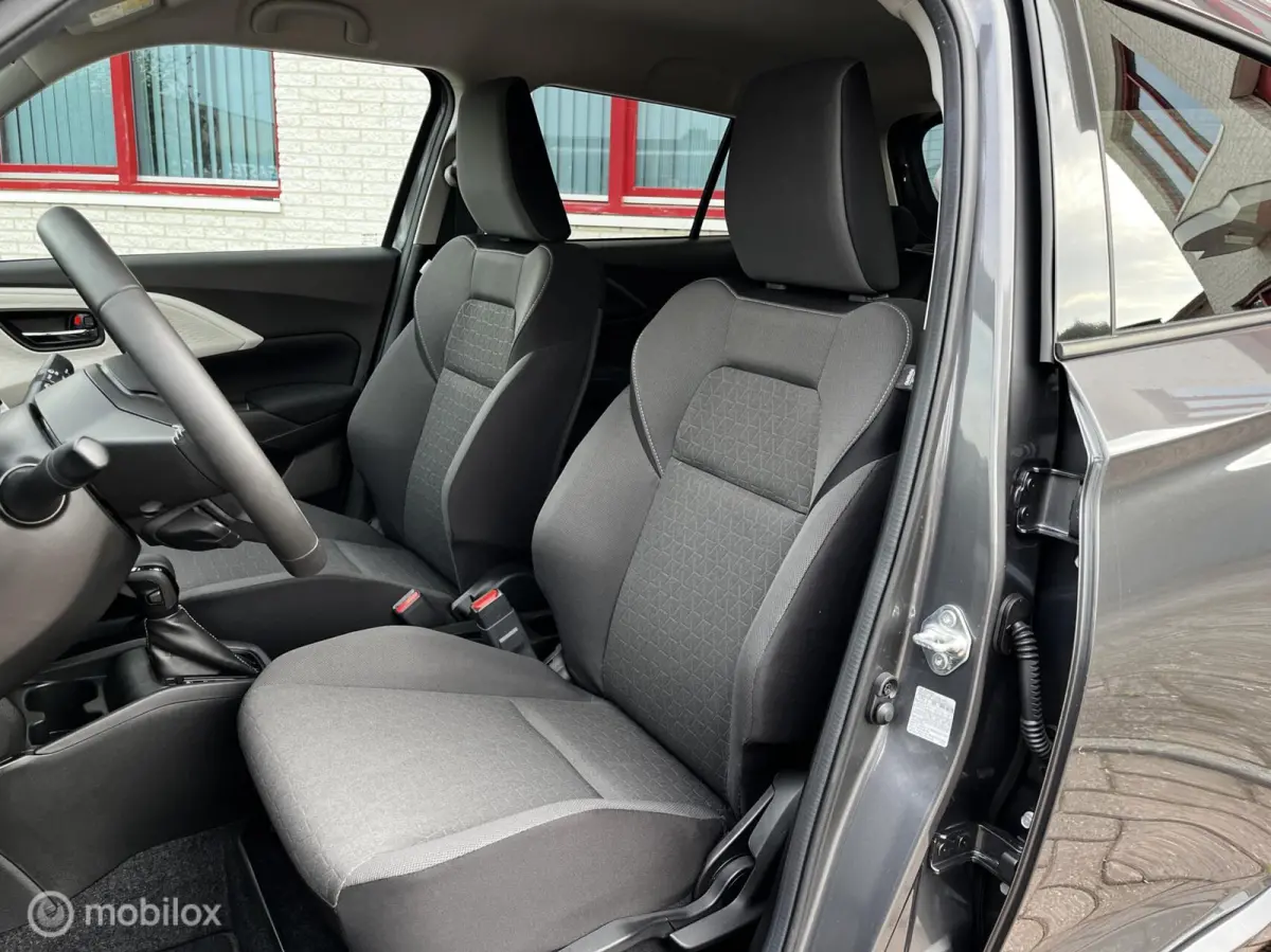 1.2i Smart Hybrid AUTOMAAT/NAVI/CAMERA