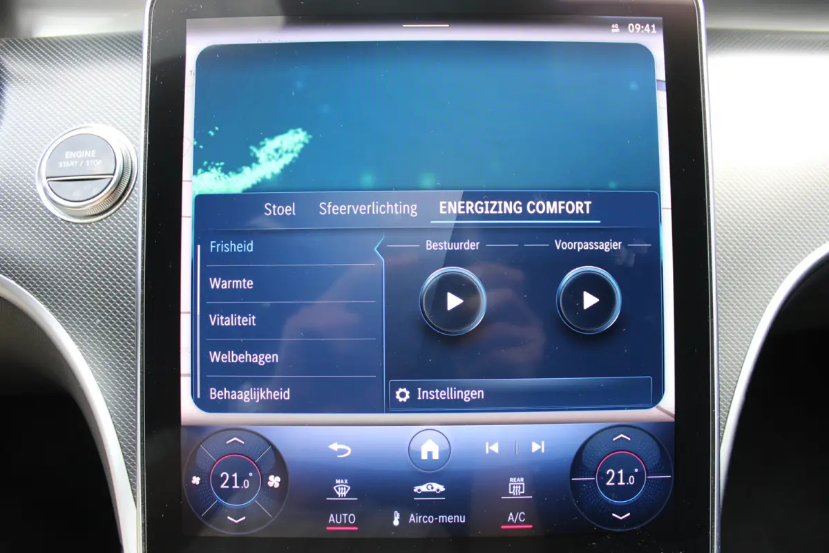 300e AMG Line NIGHT PAKKET DISTRONIC SFEER CARPLAY CAMERA MULTIBEAM 19''