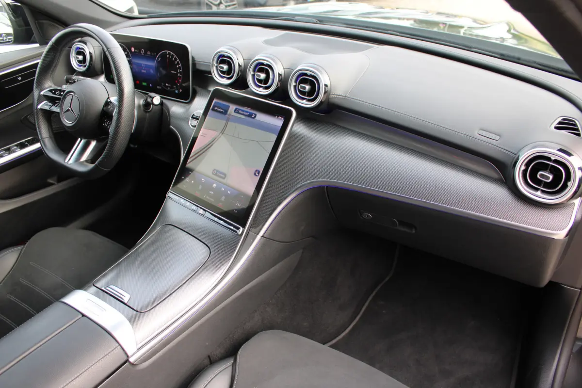 300e AMG Line NIGHT PAKKET DISTRONIC SFEER CARPLAY CAMERA MULTIBEAM 19''