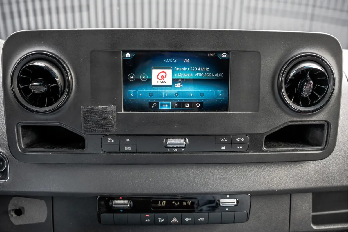 311 CDI RWD L2H2 | Volledig Ingericht | Mbux | Camera | Navi | Climatronic