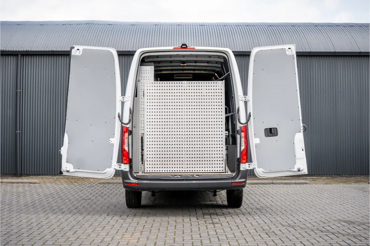 311 CDI RWD L2H2 | Volledig Ingericht | Mbux | Camera | Navi | Climatronic