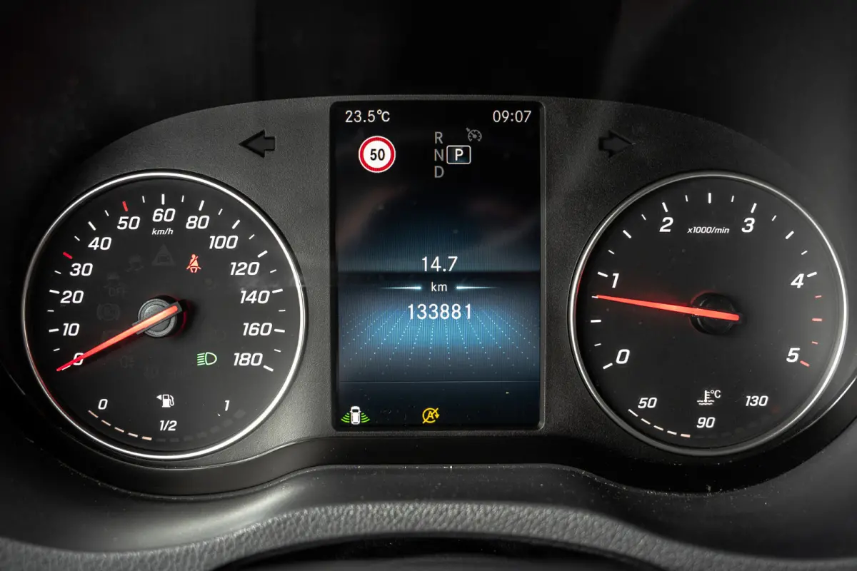 315 CDI RWD L3H2 | ZGAN | Automaat | 1e Eigenaar | Camera | Carplay | Cruise | Mbux | Climatronic