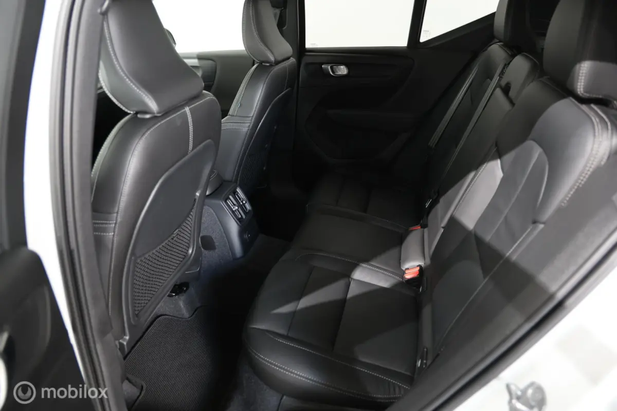 1.5 T4 Plug-in hybrid Plus Dark - Stoel/Stuurverwarming - 360 Camera - Carplay