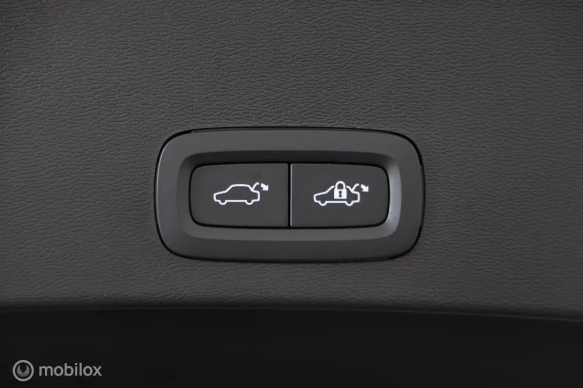 1.5 T4 Plug-in hybrid Plus Dark - Stoel/Stuurverwarming - 360 Camera - Carplay