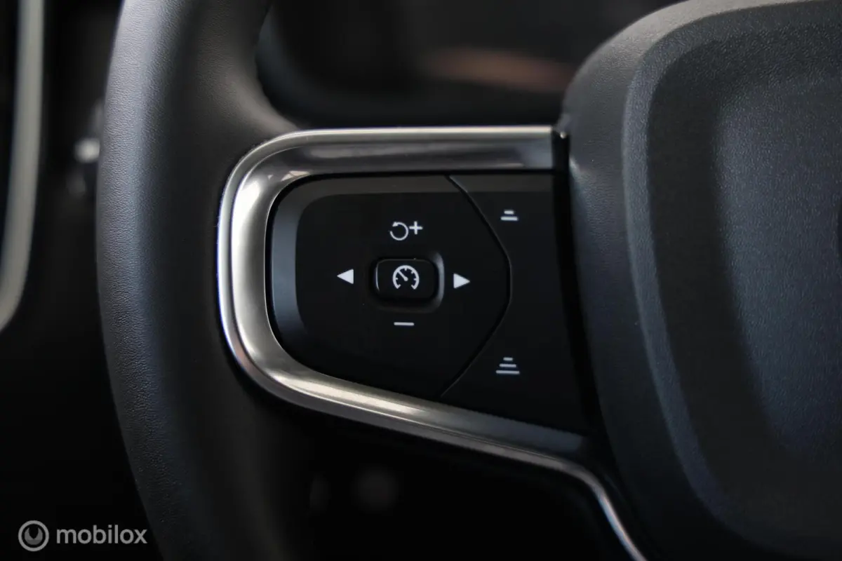 1.5 T4 Plug-in hybrid Plus Dark - Stoel/Stuurverwarming - 360 Camera - Carplay
