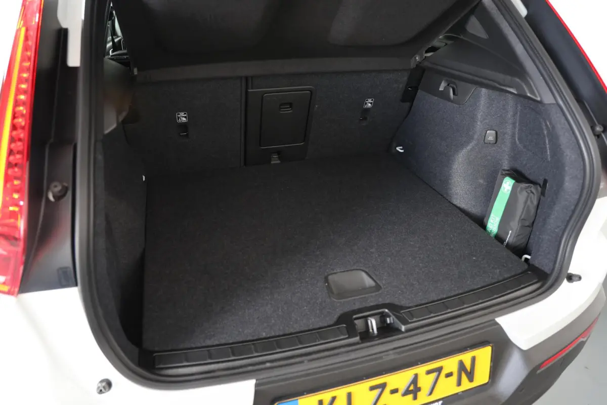 1.5 T4 Plug-in hybrid Plus Dark - Stoel/Stuurverwarming - 360 Camera - Carplay