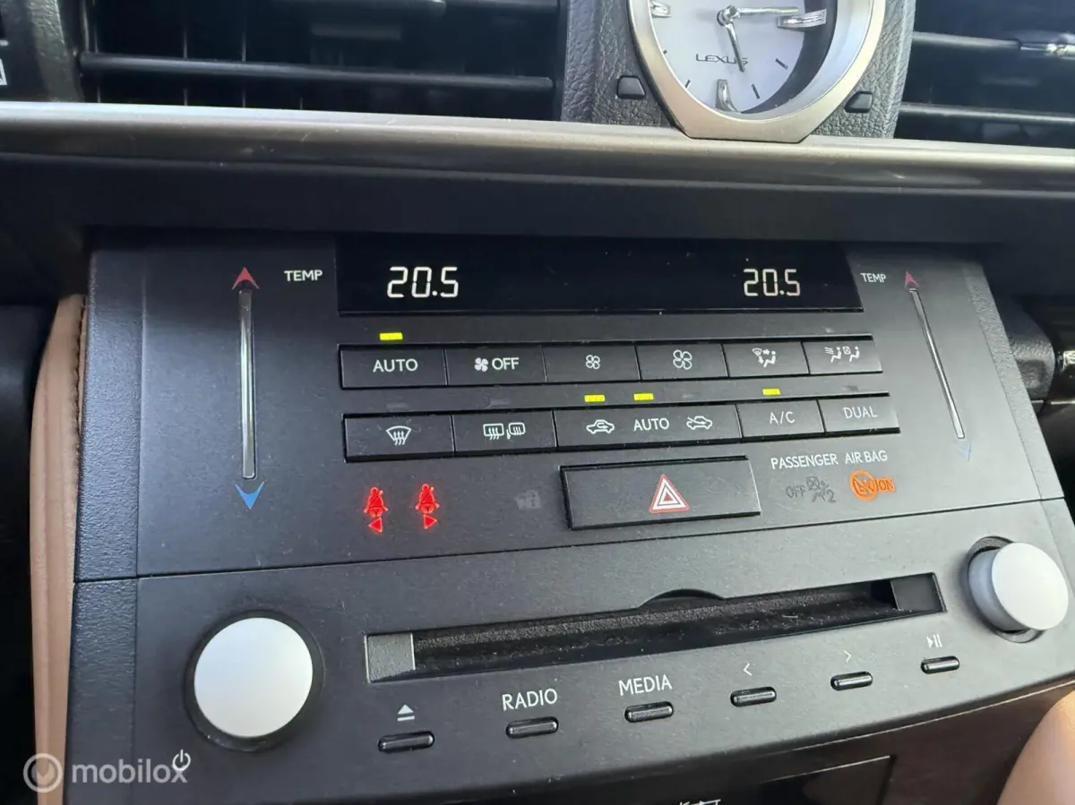300h Luxury Line Mark Levinson