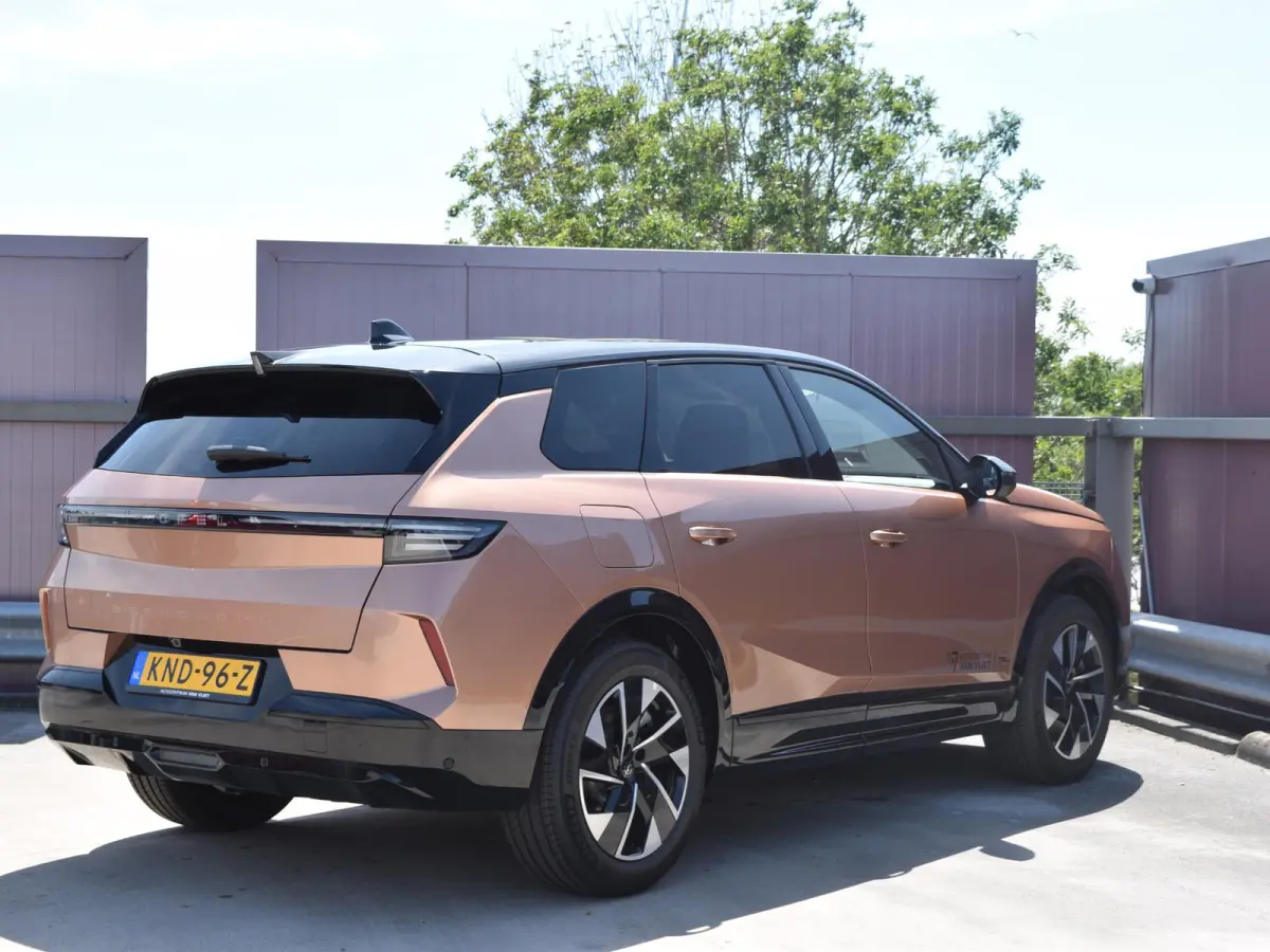 1.6 Turbo Plug-in-Hybrid GS | 195 PK | PANORAMADAK | AGR COMFORTSTOEL | ELEKTRISCHE ACHTERKLEP |
