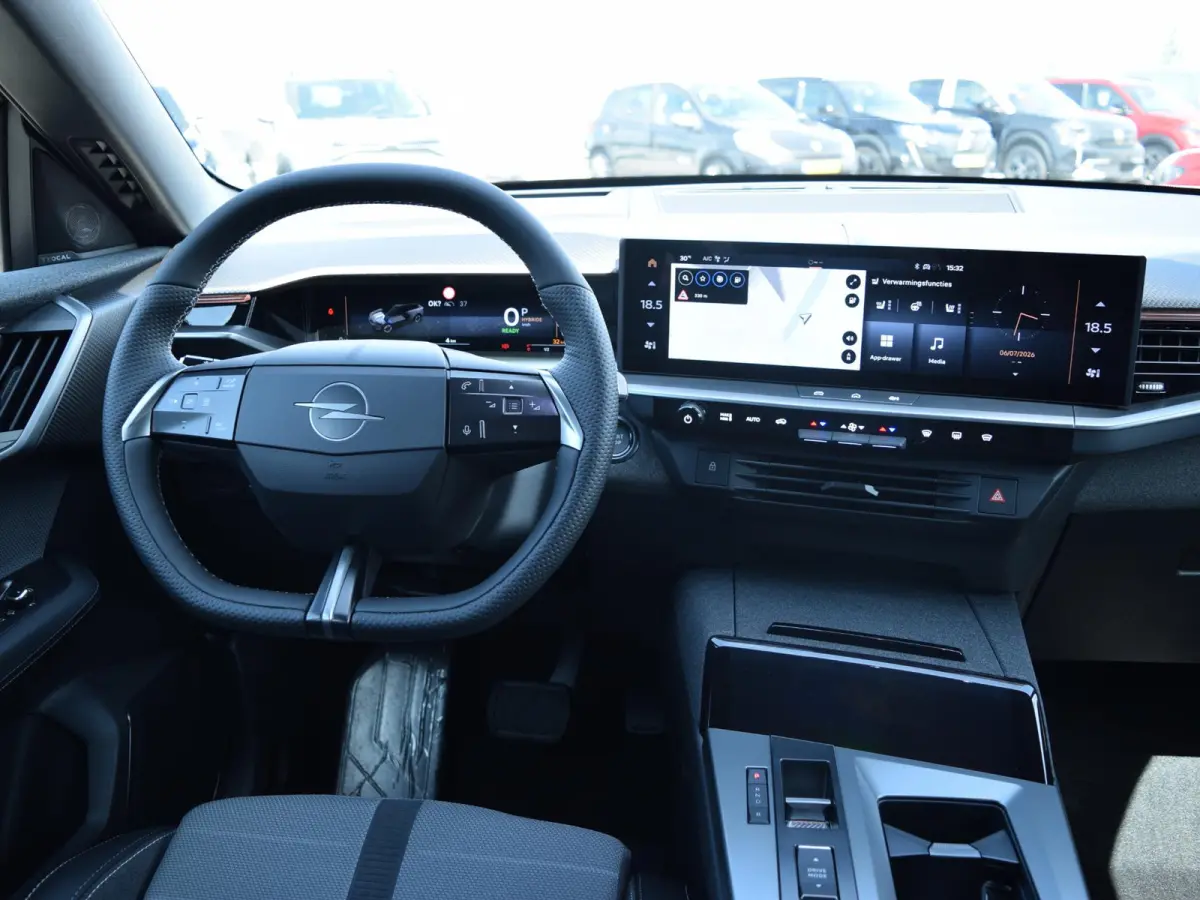1.6 Turbo Plug-in-Hybrid GS | 195 PK | PANORAMADAK | AGR COMFORTSTOEL | ELEKTRISCHE ACHTERKLEP |