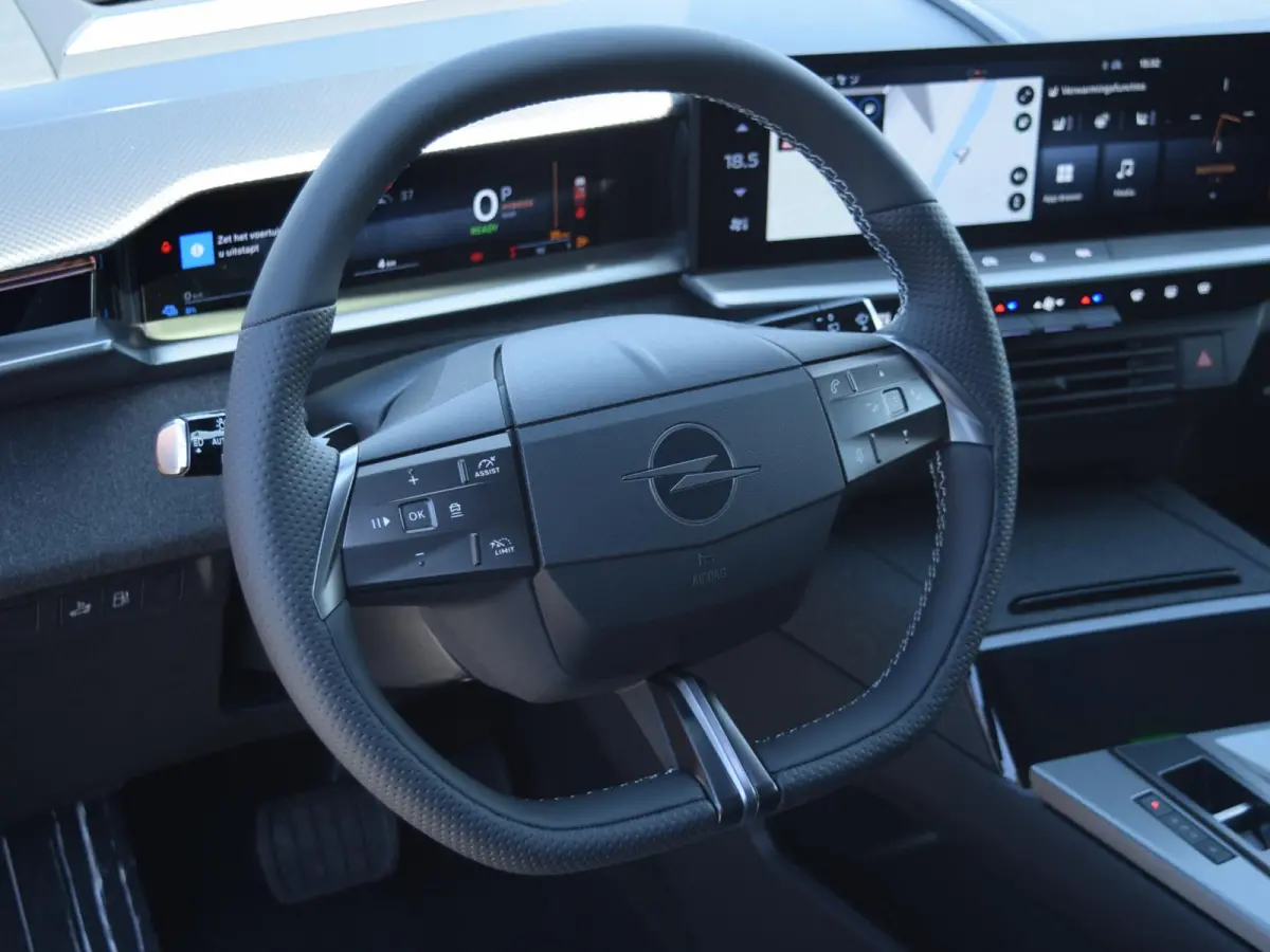 1.6 Turbo Plug-in-Hybrid GS | 195 PK | PANORAMADAK | AGR COMFORTSTOEL | ELEKTRISCHE ACHTERKLEP |