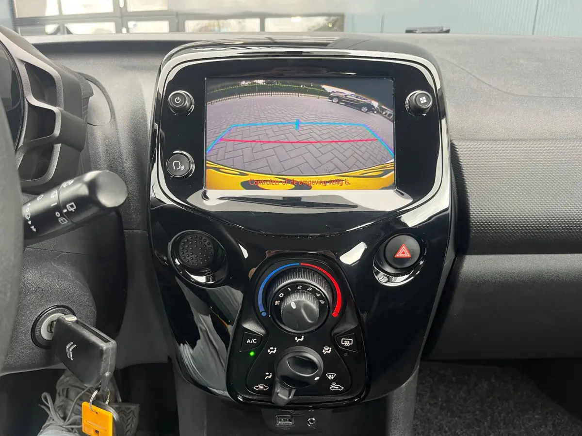 1.0 VTi Feel NL.Auto/Achteruitrijcamera/Carplay/Airco/5Deurs/DAB+/Bluetooth/Nieuwe APK