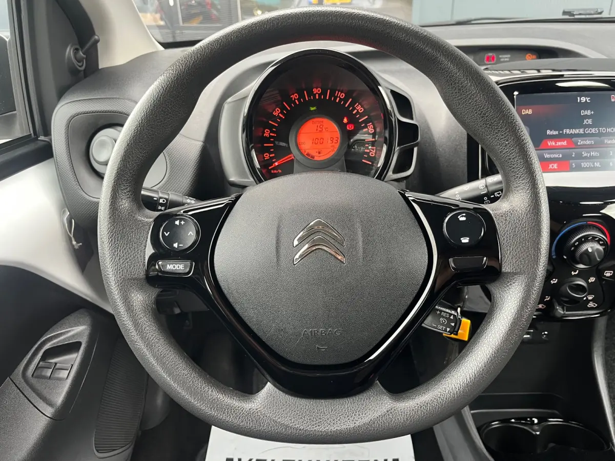 1.0 VTi Feel NL.Auto/Achteruitrijcamera/Carplay/Airco/5Deurs/DAB+/Bluetooth/Nieuwe APK