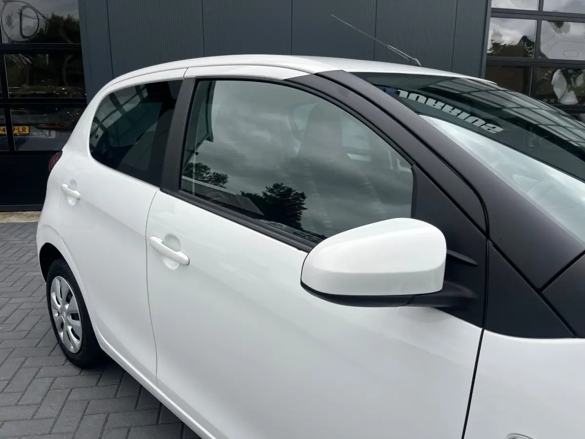 1.0 VTi Feel NL.Auto/Achteruitrijcamera/Carplay/Airco/5Deurs/DAB+/Bluetooth/Nieuwe APK