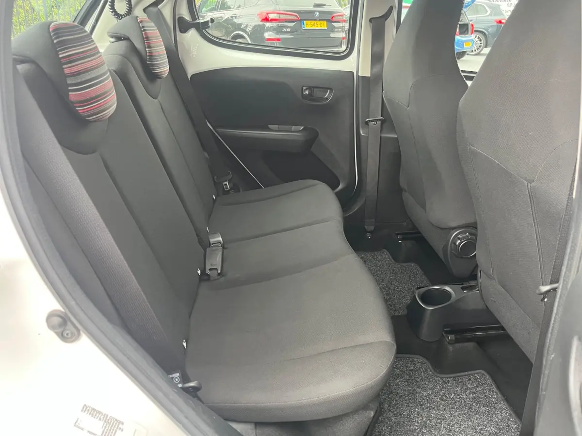 1.0 VTi Feel NL.Auto/Achteruitrijcamera/Carplay/Airco/5Deurs/DAB+/Bluetooth/Nieuwe APK