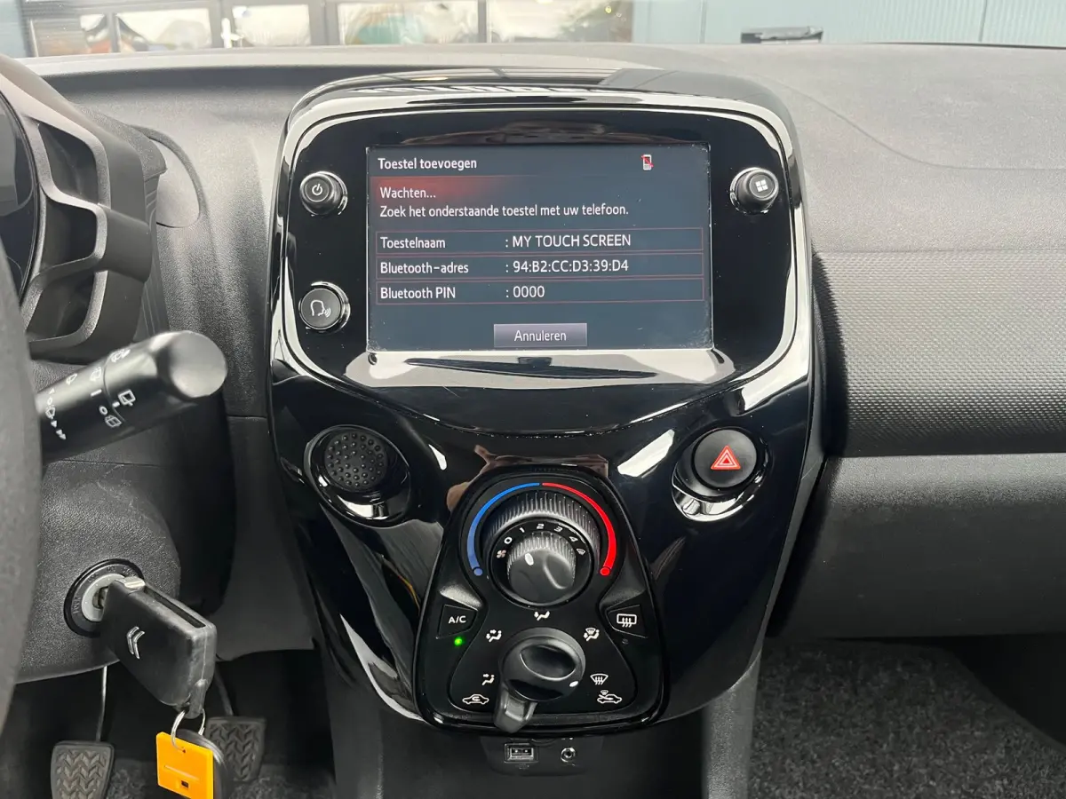 1.0 VTi Feel NL.Auto/Achteruitrijcamera/Carplay/Airco/5Deurs/DAB+/Bluetooth/Nieuwe APK