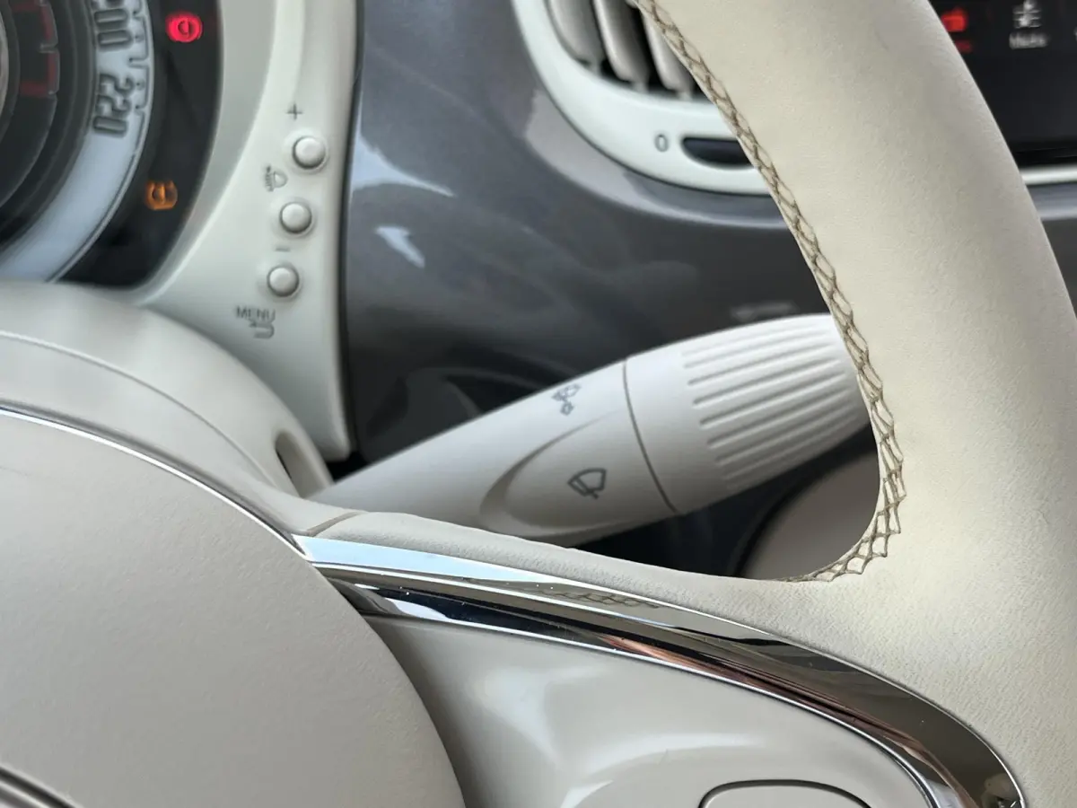 1.0 Hybrid Lounge | NL Auto/2e Eig./Voll.Historie/Airco/Cruise/15"/Apple CarPlay-Android Auto