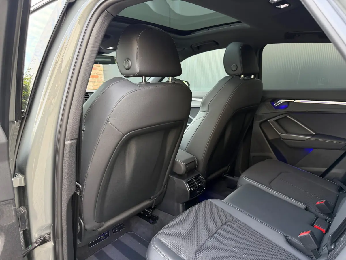 35 TFSI S-Line 150 pk Blackstyle/pano/Camera/sfeerverlichting