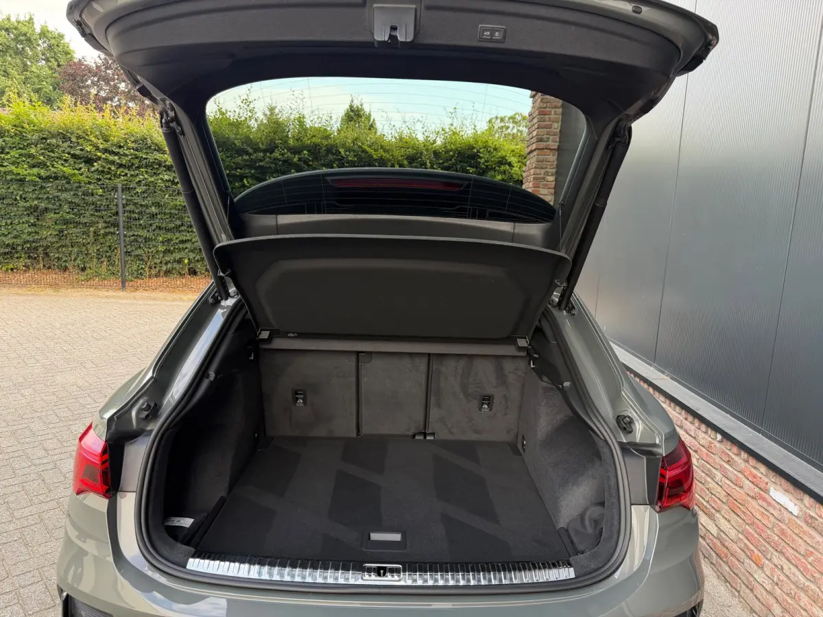35 TFSI S-Line 150 pk Blackstyle/pano/Camera/sfeerverlichting