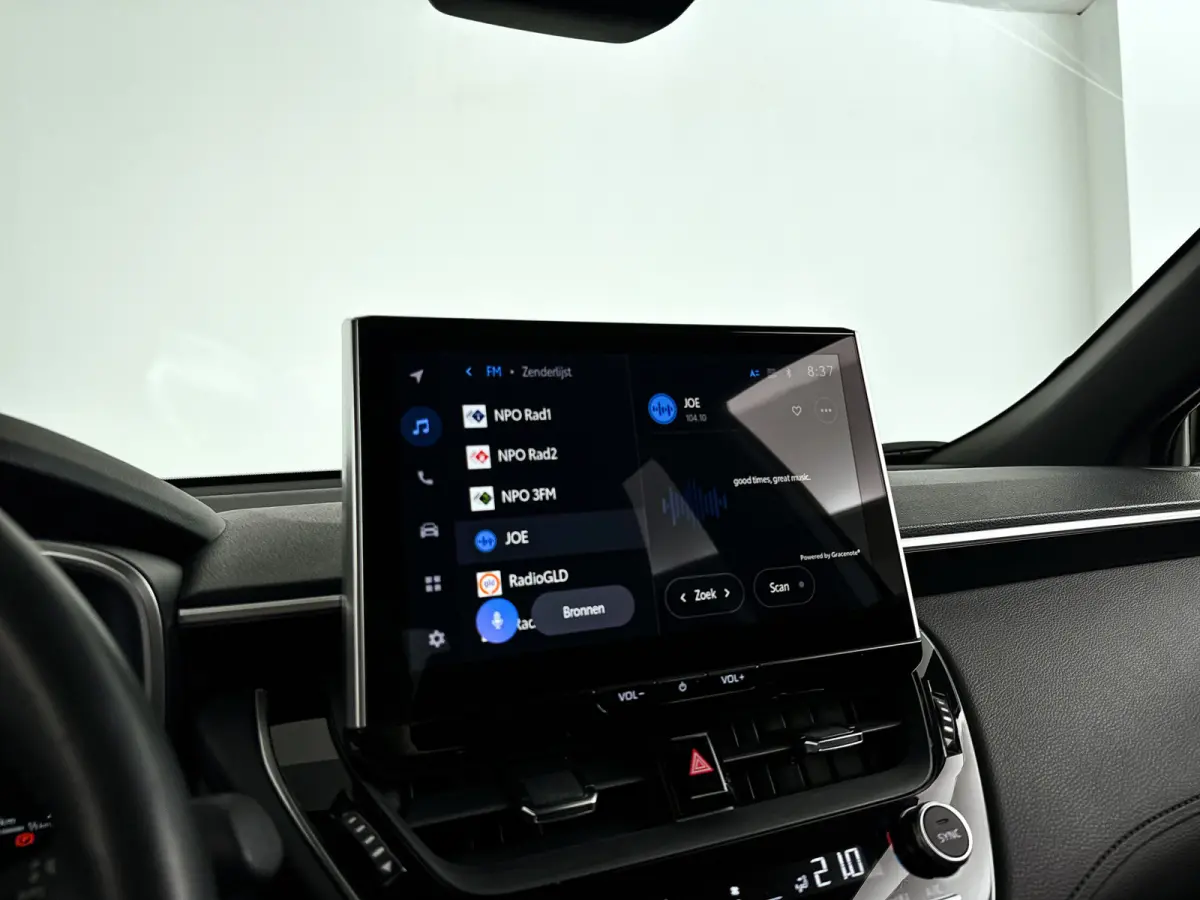 Hybrid 140 Style | Parkeercamera | Keyless start | Cruise control adaptief | Apple Carplay/Android Auto