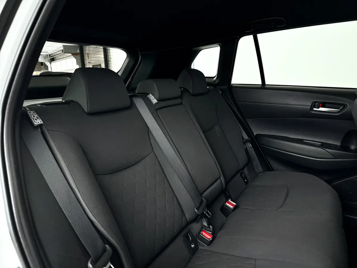 Hybrid 140 Style | Parkeercamera | Keyless start | Cruise control adaptief | Apple Carplay/Android Auto