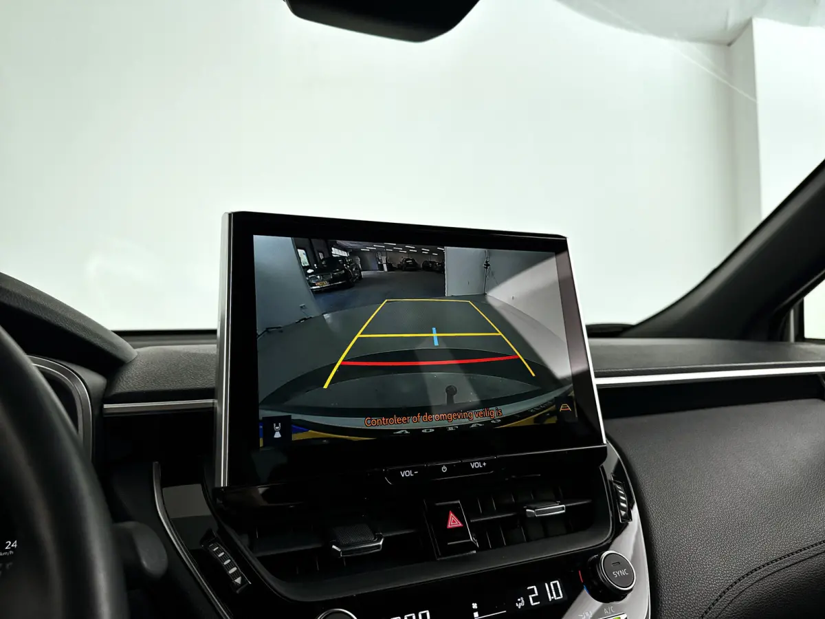 Hybrid 140 Style | Parkeercamera | Keyless start | Cruise control adaptief | Apple Carplay/Android Auto