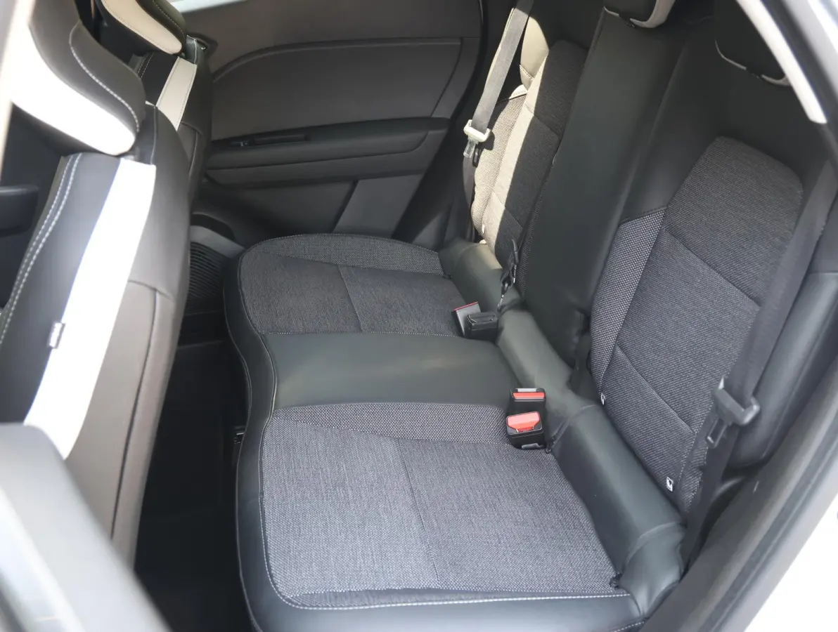 1.6 E-Tech Plug-in Hybrid 160 Intens | Accu 91% | Trekhaak | Navigatie | Camera achter | Keyless entry en start