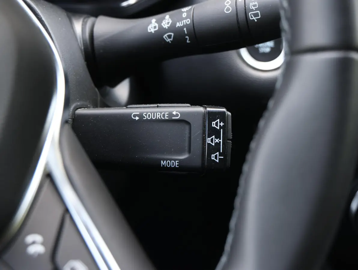 1.6 E-Tech Plug-in Hybrid 160 Intens | Accu 91% | Trekhaak | Navigatie | Camera achter | Keyless entry en start