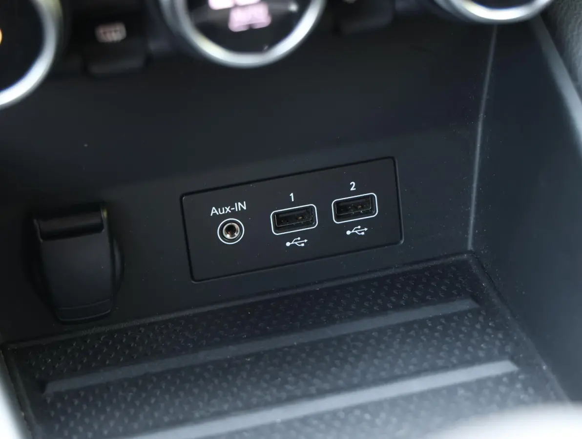 1.6 E-Tech Plug-in Hybrid 160 Intens | Accu 91% | Trekhaak | Navigatie | Camera achter | Keyless entry en start
