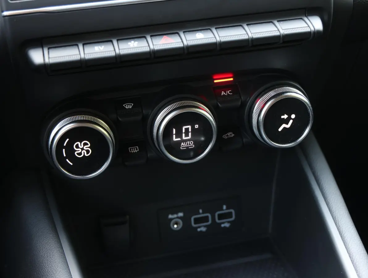 1.6 E-Tech Plug-in Hybrid 160 Intens | Accu 91% | Trekhaak | Navigatie | Camera achter | Keyless entry en start