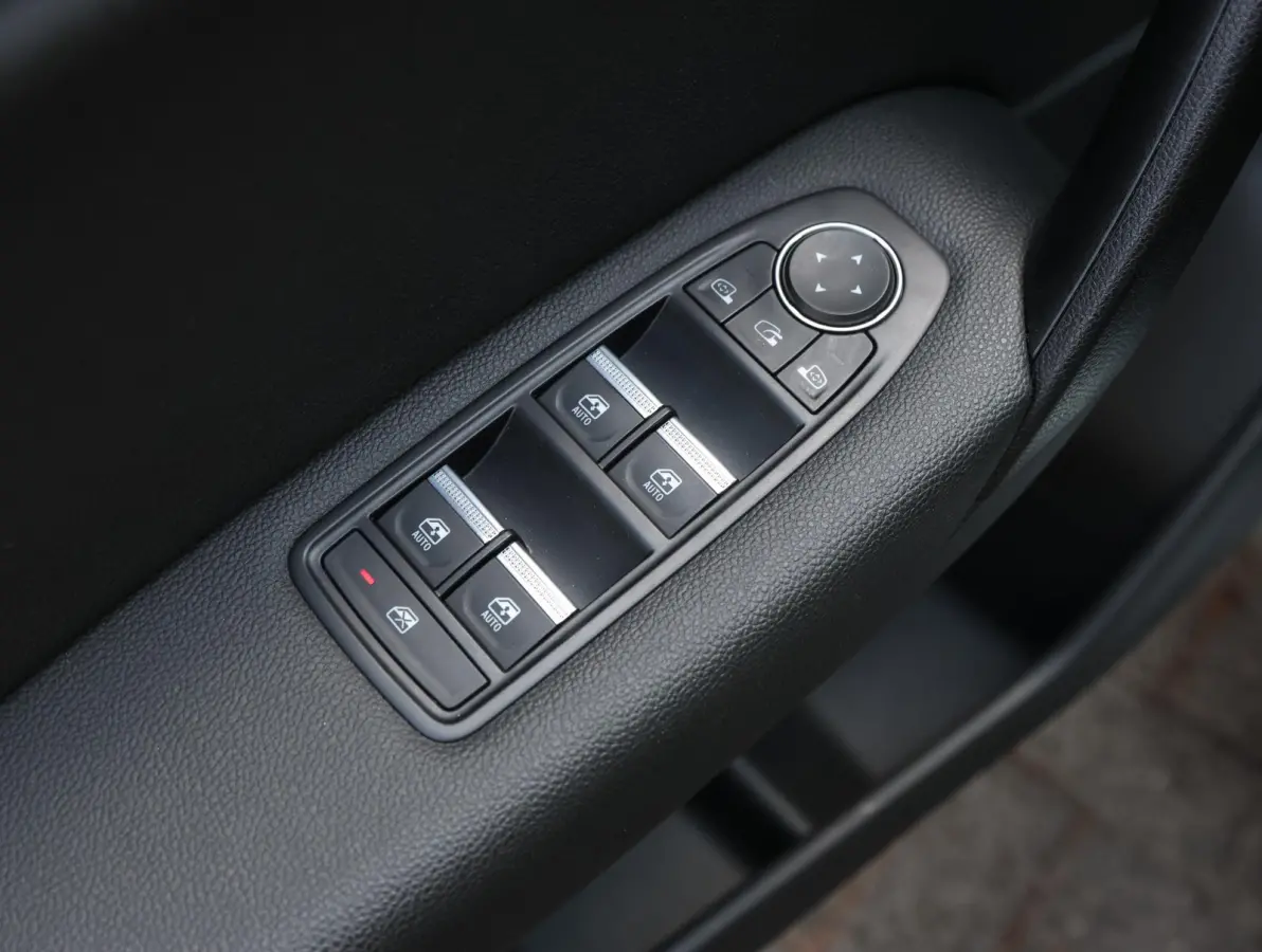 1.6 E-Tech Plug-in Hybrid 160 Intens | Accu 91% | Trekhaak | Navigatie | Camera achter | Keyless entry en start