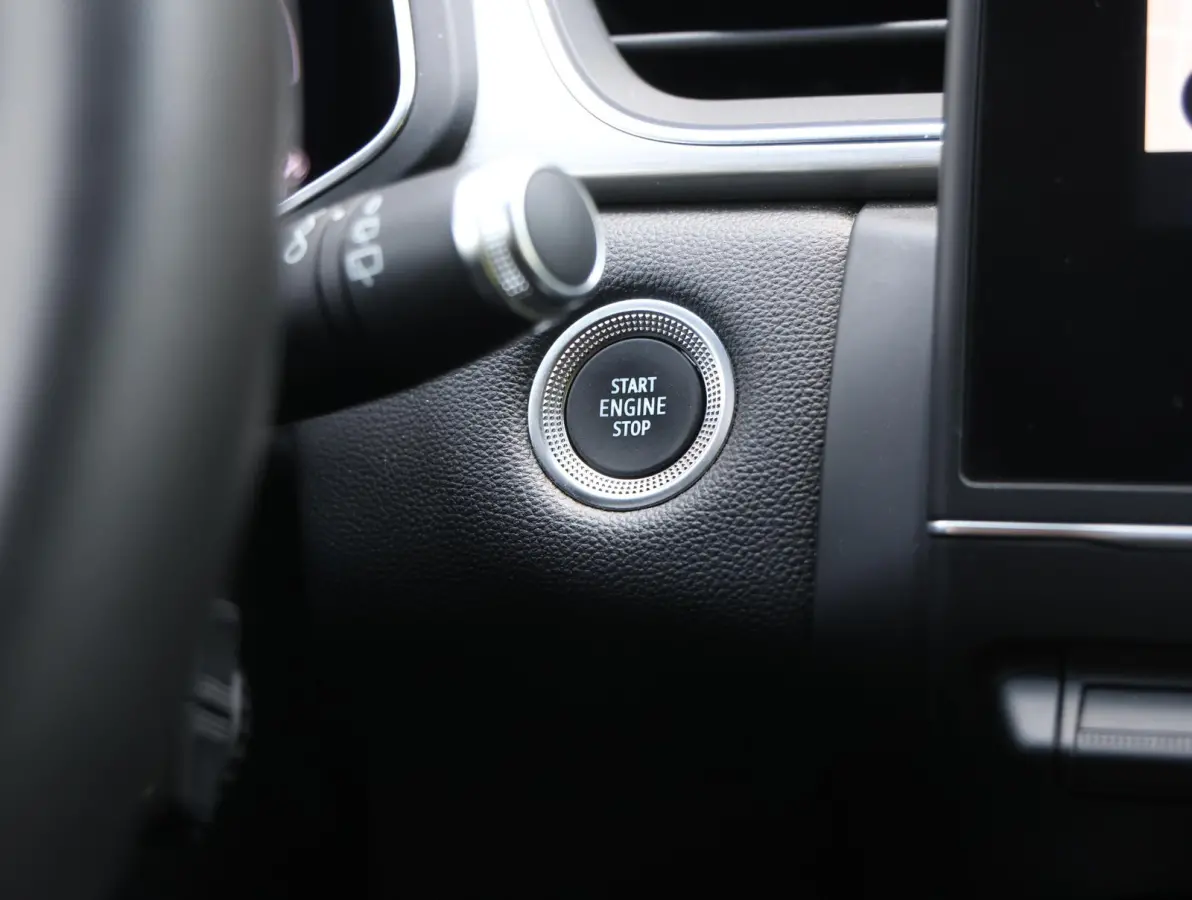 1.6 E-Tech Plug-in Hybrid 160 Intens | Accu 91% | Trekhaak | Navigatie | Camera achter | Keyless entry en start