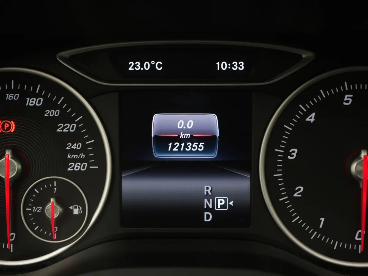 180 AMG Night Edition Plus AUTOMAAT | PANORAMADAK | TREKHAAK | AMG-PAKKET | NAVIGATIE | CAMERA | STOELVERWARMING | AIRCO | CRUISE | 12 MAANDEN BOVAG GARANTIE |