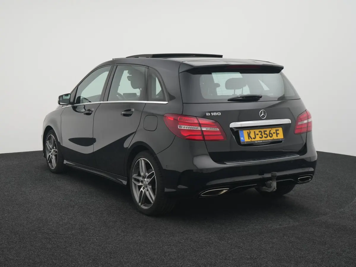 180 AMG Night Edition Plus AUTOMAAT | PANORAMADAK | TREKHAAK | AMG-PAKKET | NAVIGATIE | CAMERA | STOELVERWARMING | AIRCO | CRUISE | 12 MAANDEN BOVAG GARANTIE |
