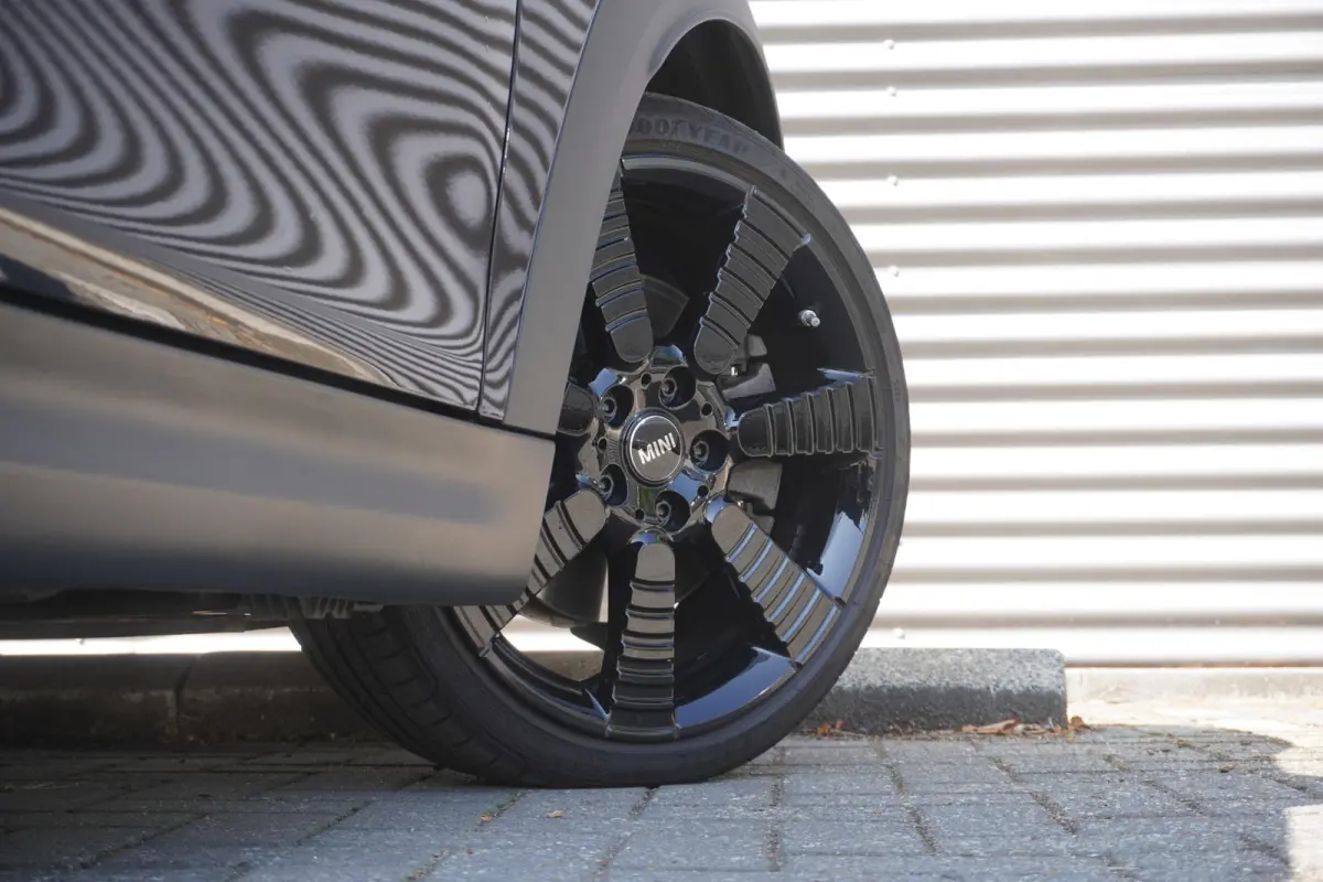 S | Resolute Edition | Stuurwielrand verwarmd | Harman-Kardon sound system | MINI Head-Up Display | Elektrisch verwarmde voorstoelen | Softtop MINI Yours