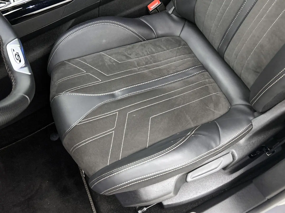 SUV GT Pack Business 130pk Automaat | 7 Zitplaatsen | Navigatie | Rondomzichtcamera | Focal Premium HiFi | Handsfree achterklep | Full Led koplampen | Adaptieve Cruise Control | Climate Cont