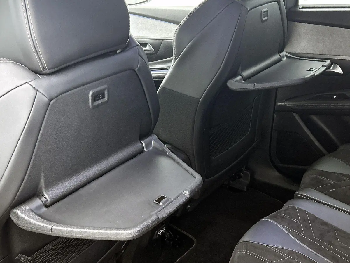 SUV GT Pack Business 130pk Automaat | 7 Zitplaatsen | Navigatie | Rondomzichtcamera | Focal Premium HiFi | Handsfree achterklep | Full Led koplampen | Adaptieve Cruise Control | Climate Cont